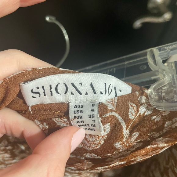 Shona Joy size 4 mini skirt - Picture 4 of 4